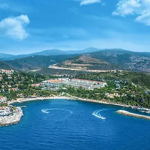 https://pine-bay-holiday-resort.aegeanhotels.net